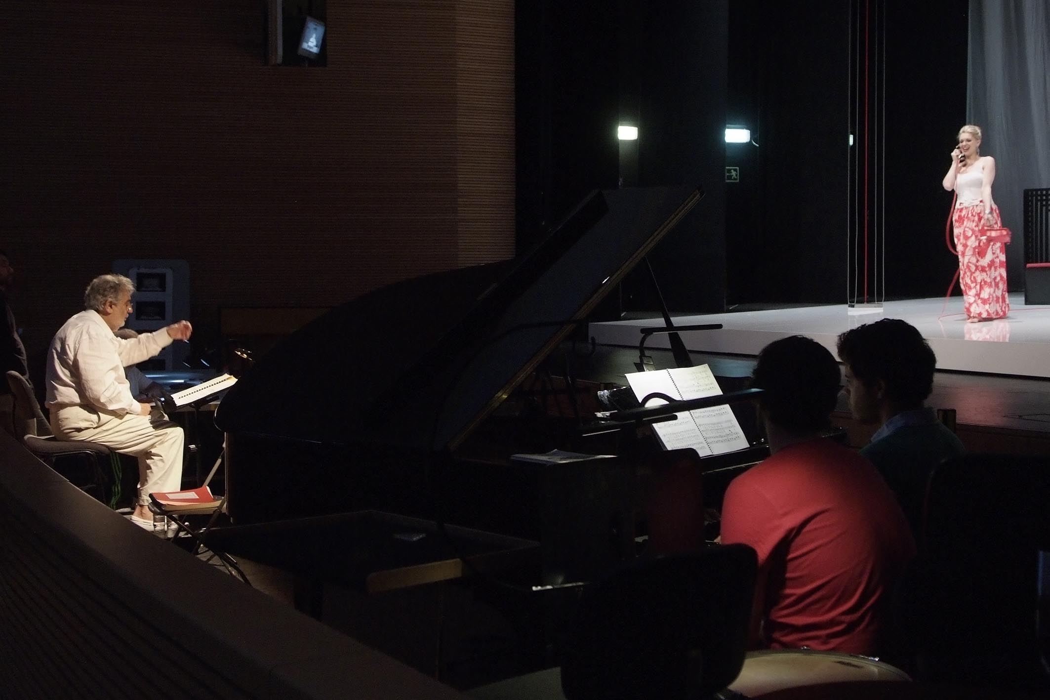 Montecarlo abre su temporada de ópera con las producciones del Palau de les Arts de Amelia al ballo y The telephone, de Menotti