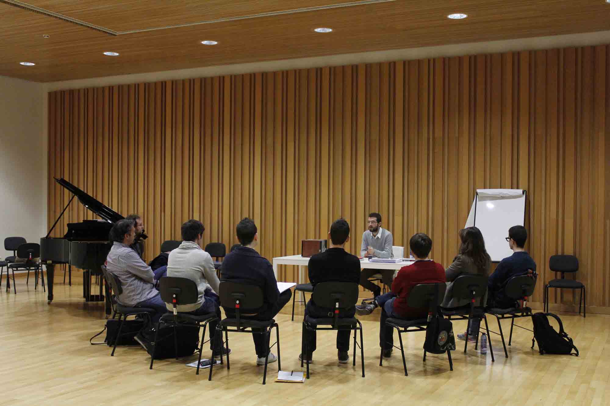 Omer Meir Wellber aborda la técnica de la dirección musical con estudiantes de Conservatorio