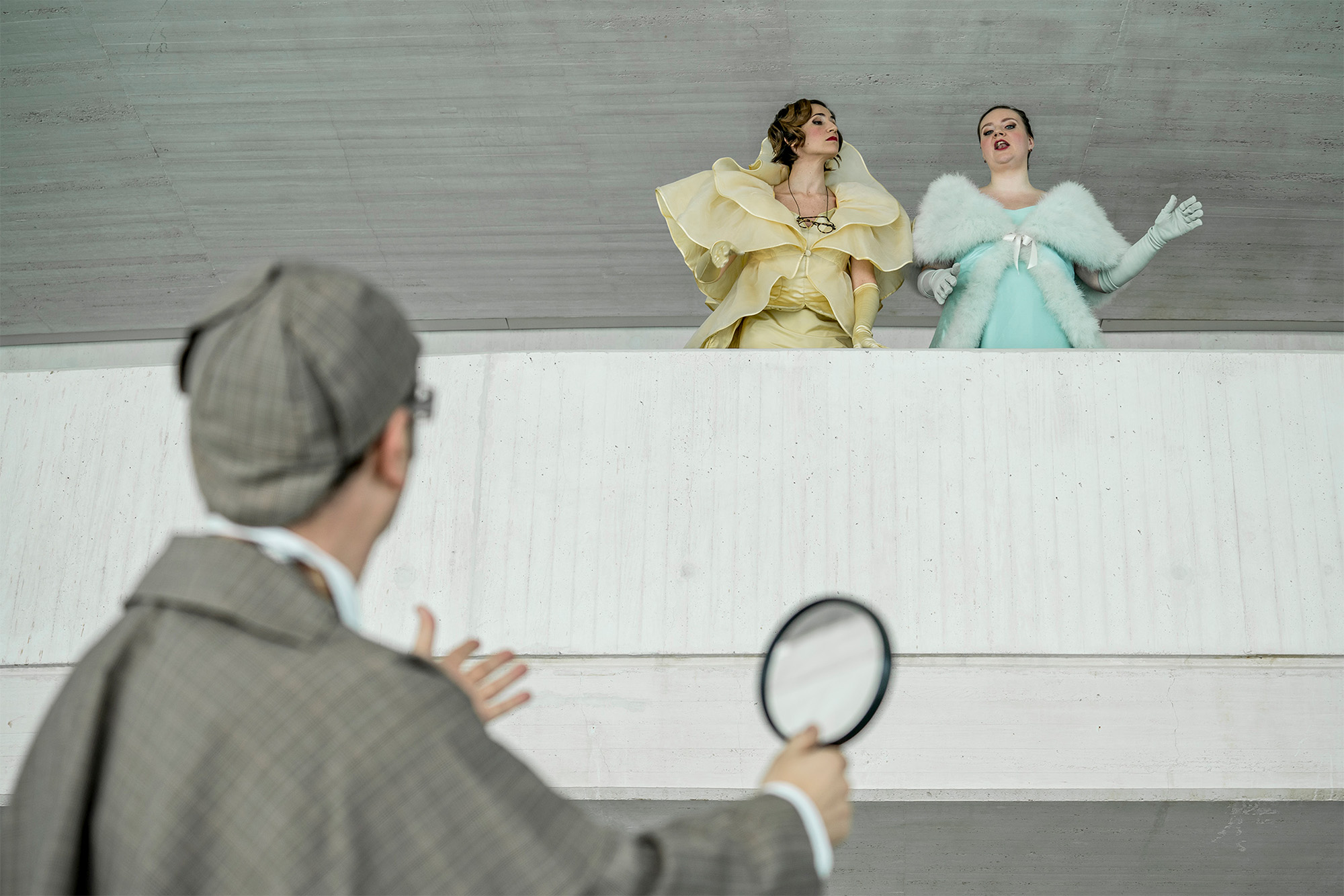 DETECTIVES EN LA ÓPERA