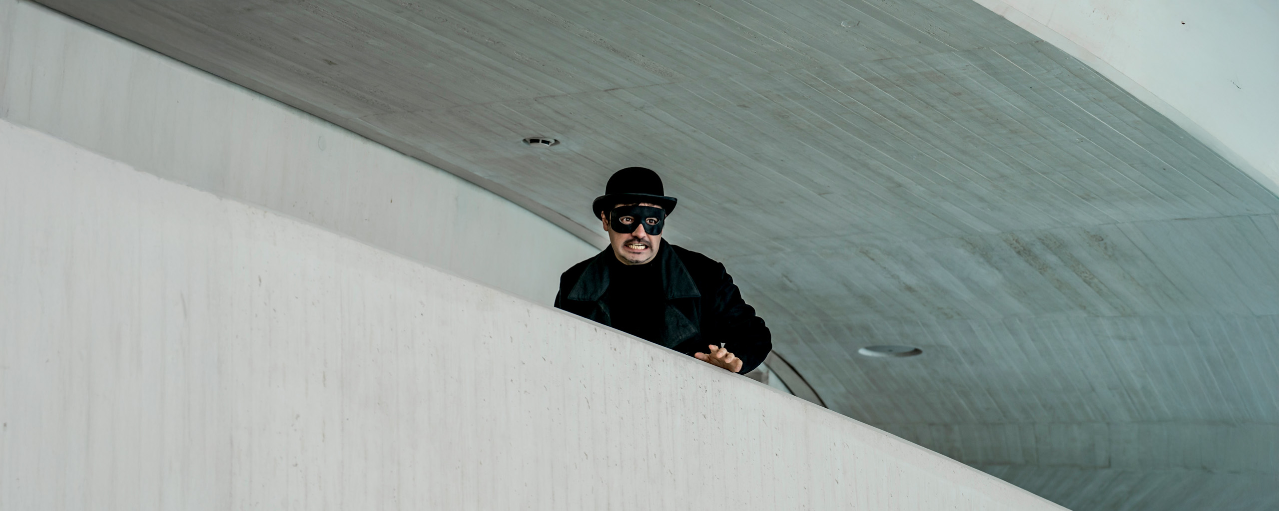 DETECTIVES EN LA ÓPERA