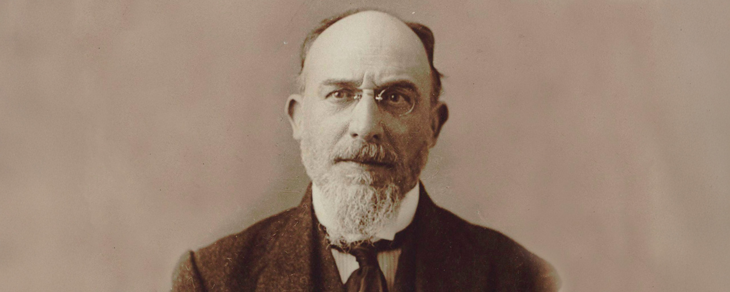 ERIK SATIE, Y LA HABITACIÓN CERRADA