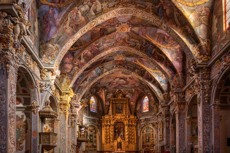 AMB LA TEUA ENTRADA LES ARTS T’OFEREIX…