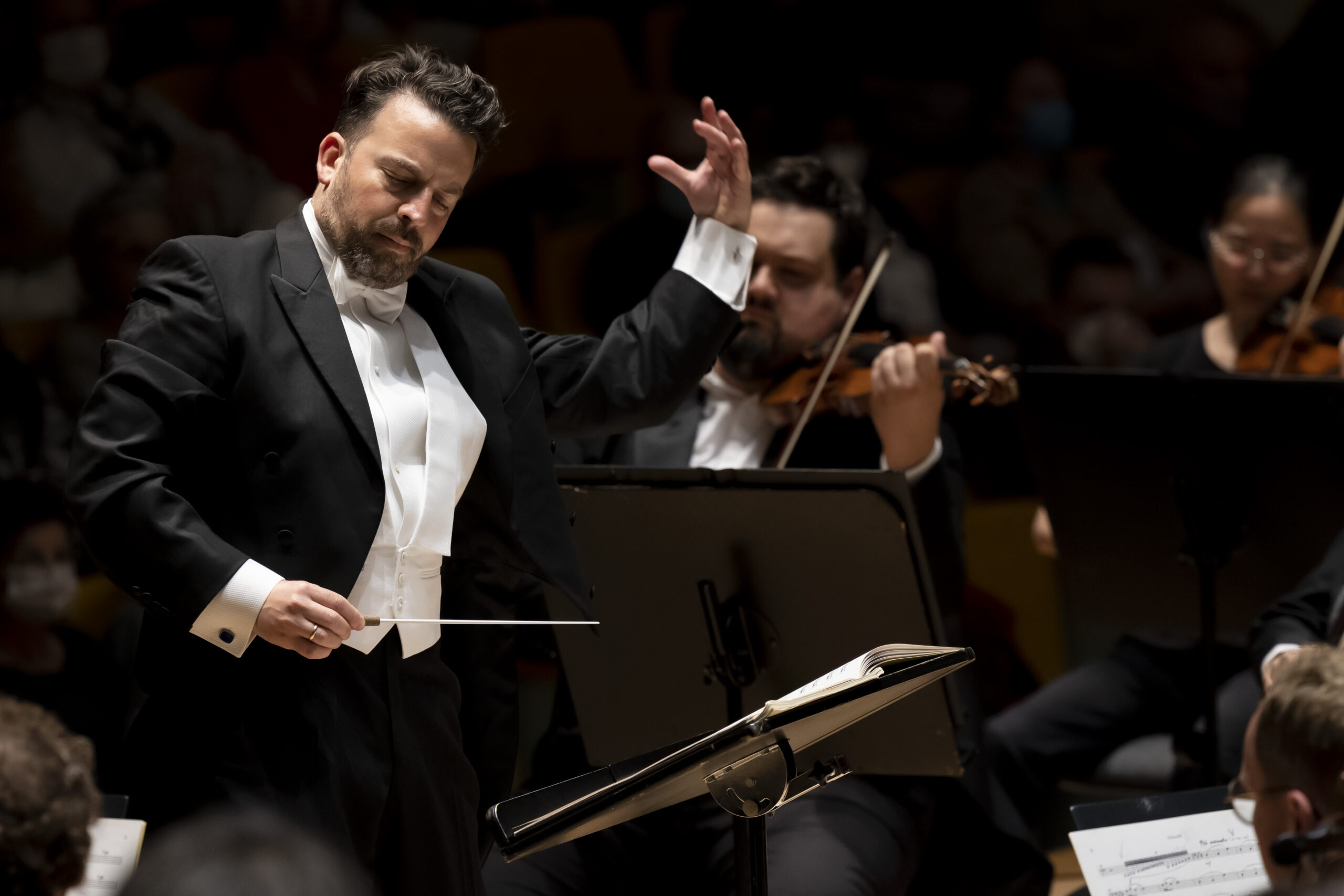 James Gaffigan se despide como director titular de Les Arts con la cantata ‘Alexánder Nevski’, de Prokófiev