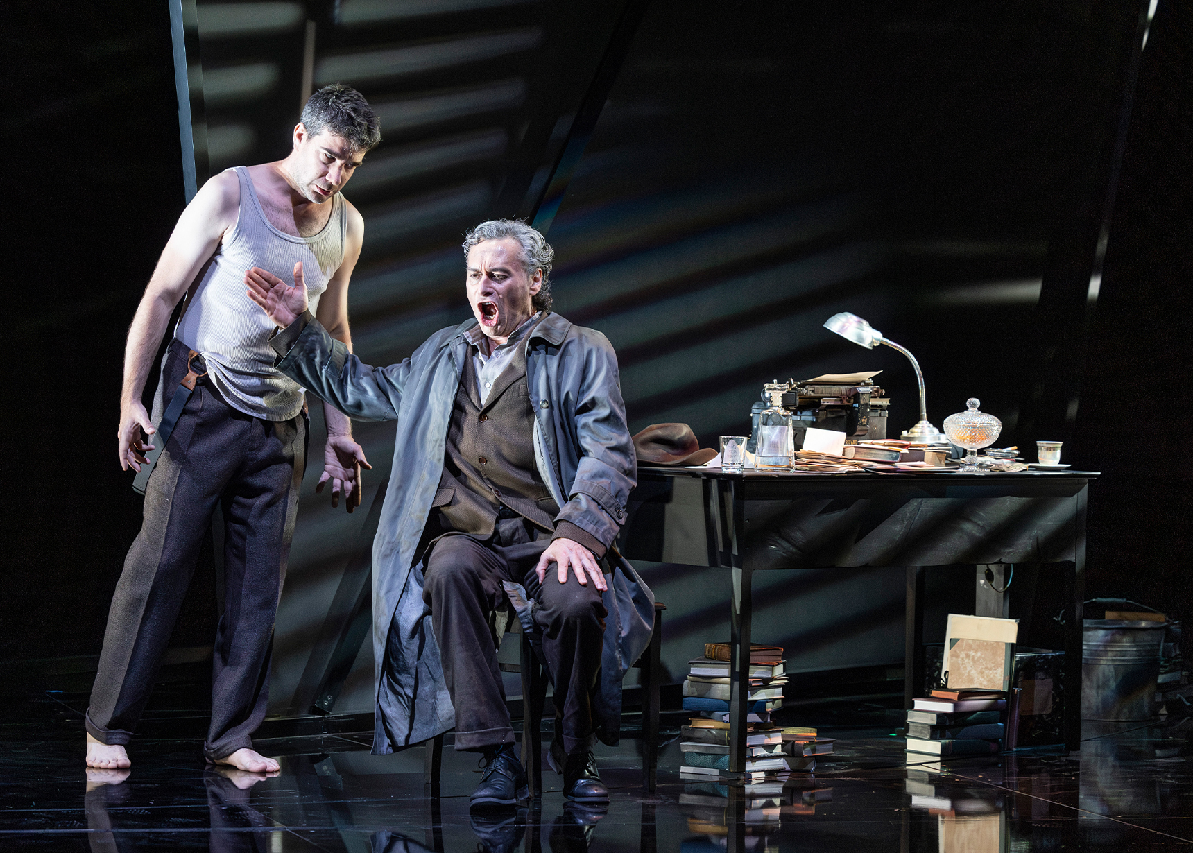 Les Arts estrena ‘Tránsito’, de Jesús Torres, un sobrecogedor canto el desarraigo en un nuevo montaje de Carles Alfaro