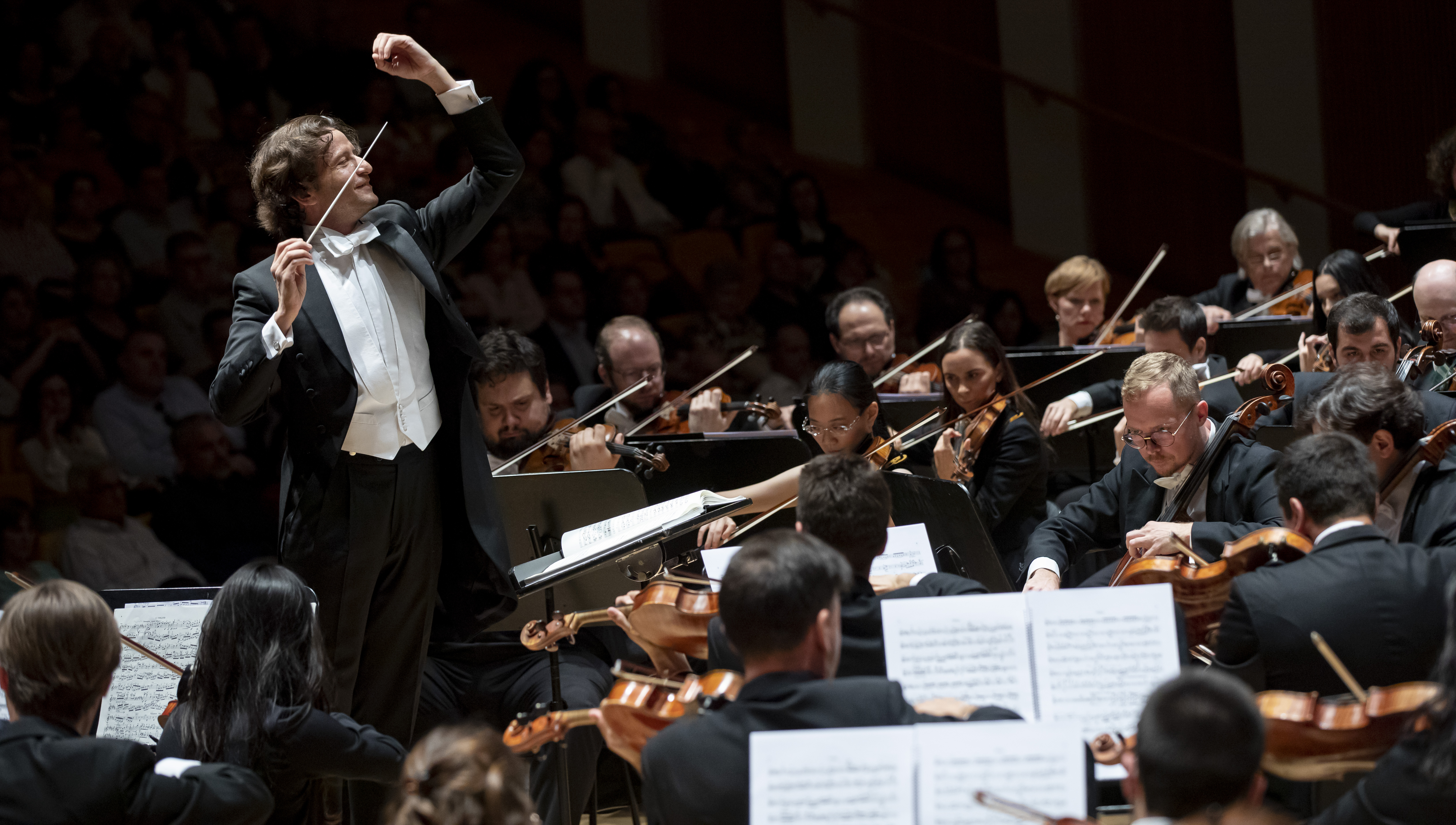 Gustavo Gimeno dirige Mahler y Sibelius con la Orquestra de la Comunitat Valenciana en Valencia, Alicante y Castellón