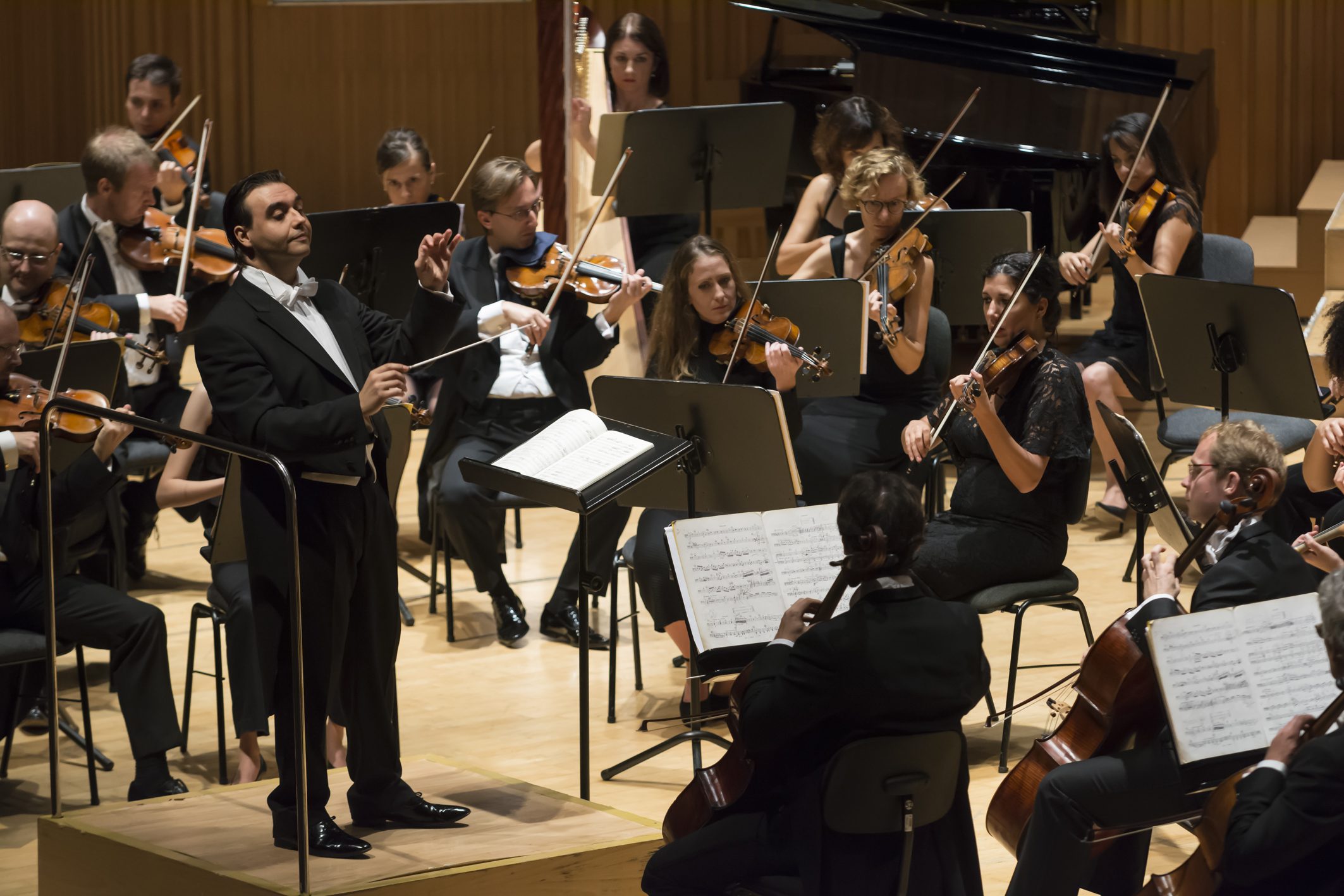 L’Orquestra de la Comunitat Valenciana ret homenatge a Matilde Salvador i Claude Debussy