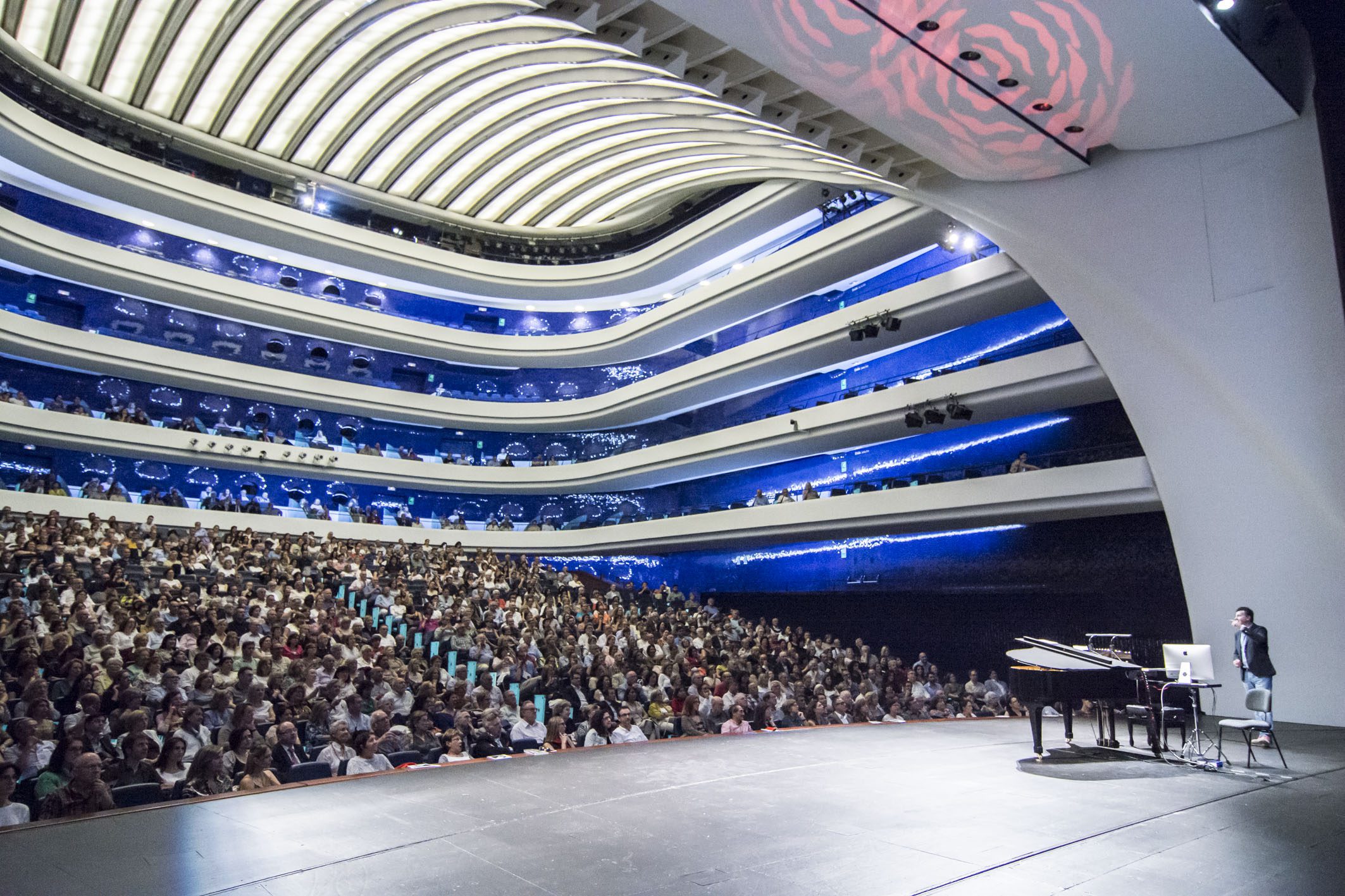 Ramon Gener analitza amb el públic de les Arts els detalls de la temporada 2018-2019