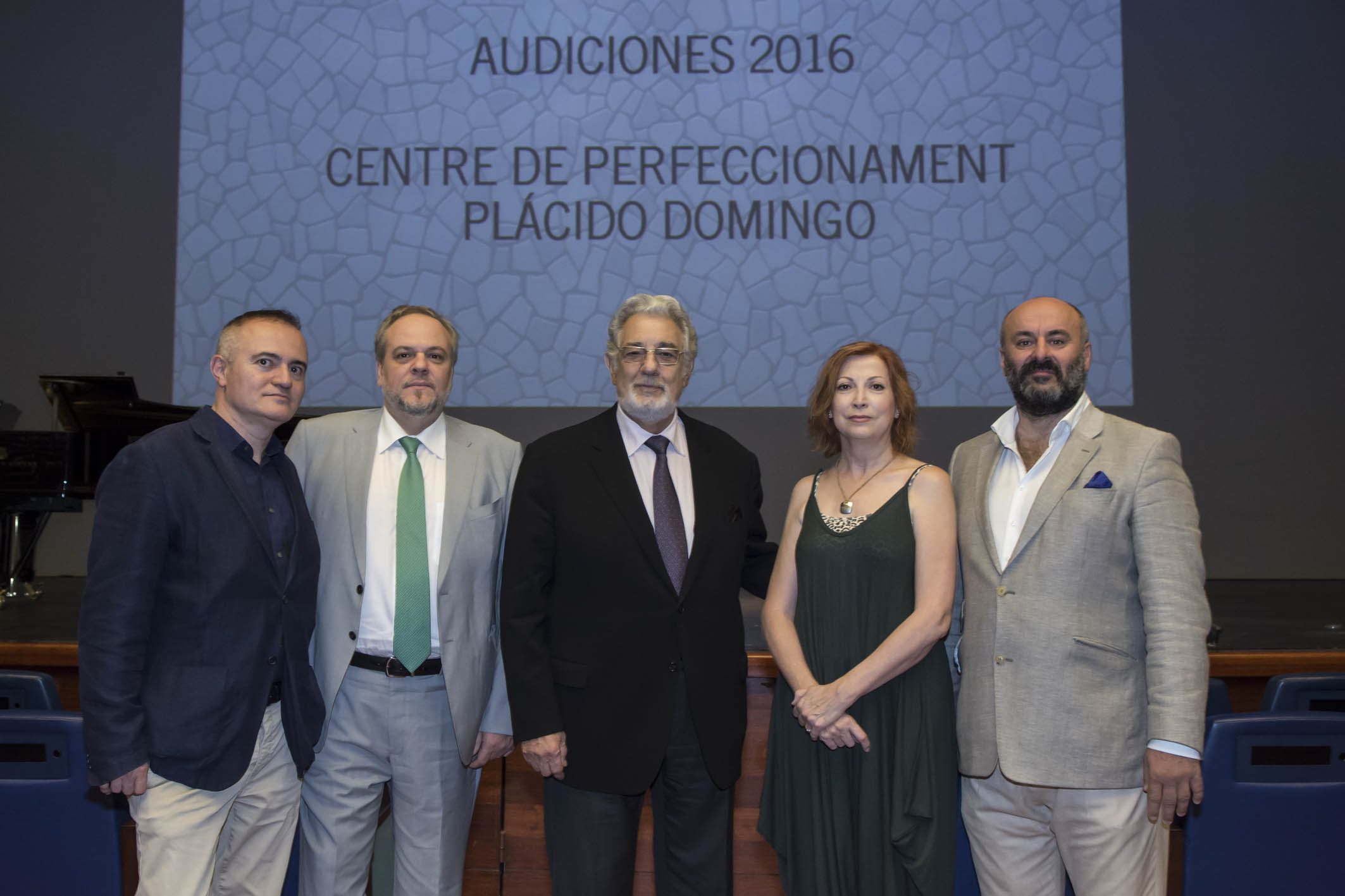 Plácido Domingo presideix la final de les audicions per a la huitena promoció del Centre de Perfeccionament