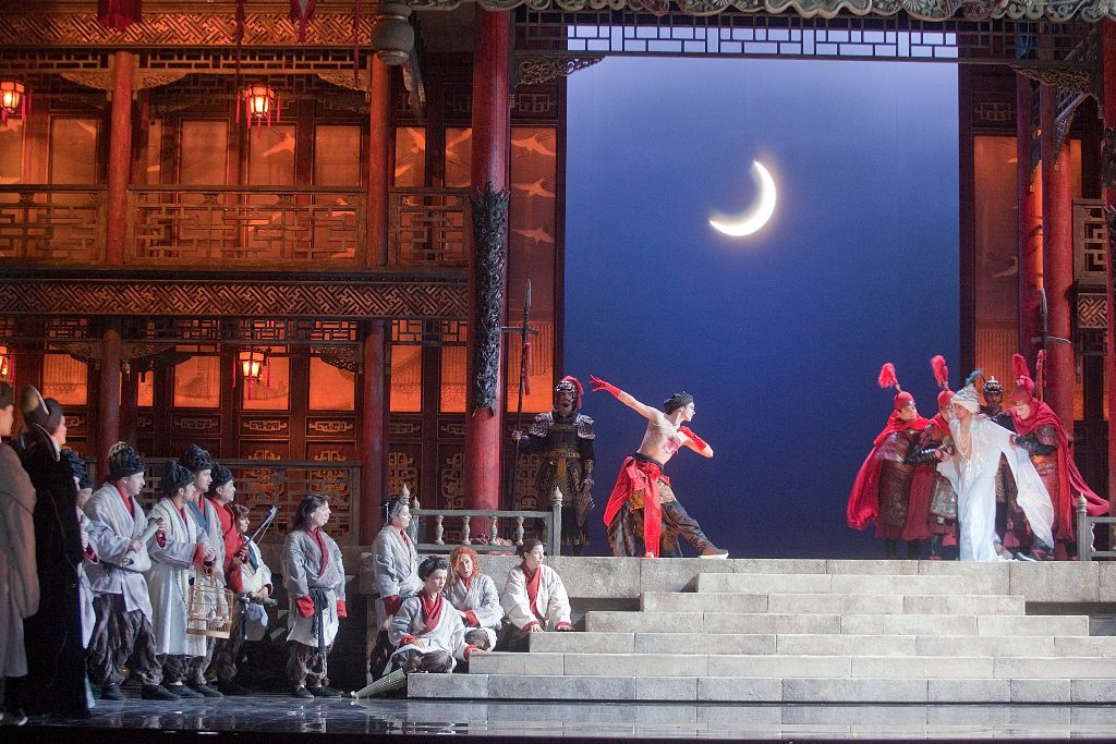 El Palau de les Arts se prepara para el estreno  de Turandot, de Puccini