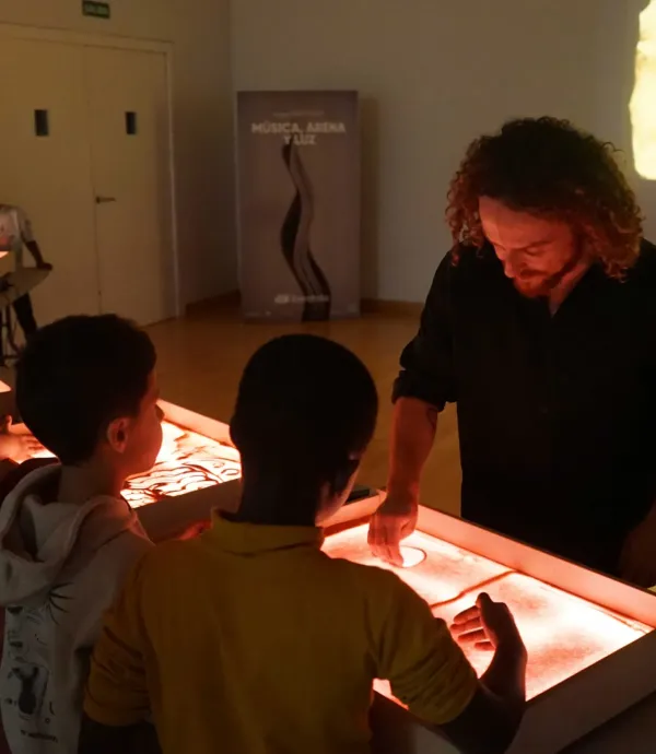 Taller Música, Arena y Luz for Kids at Palau de les Arts