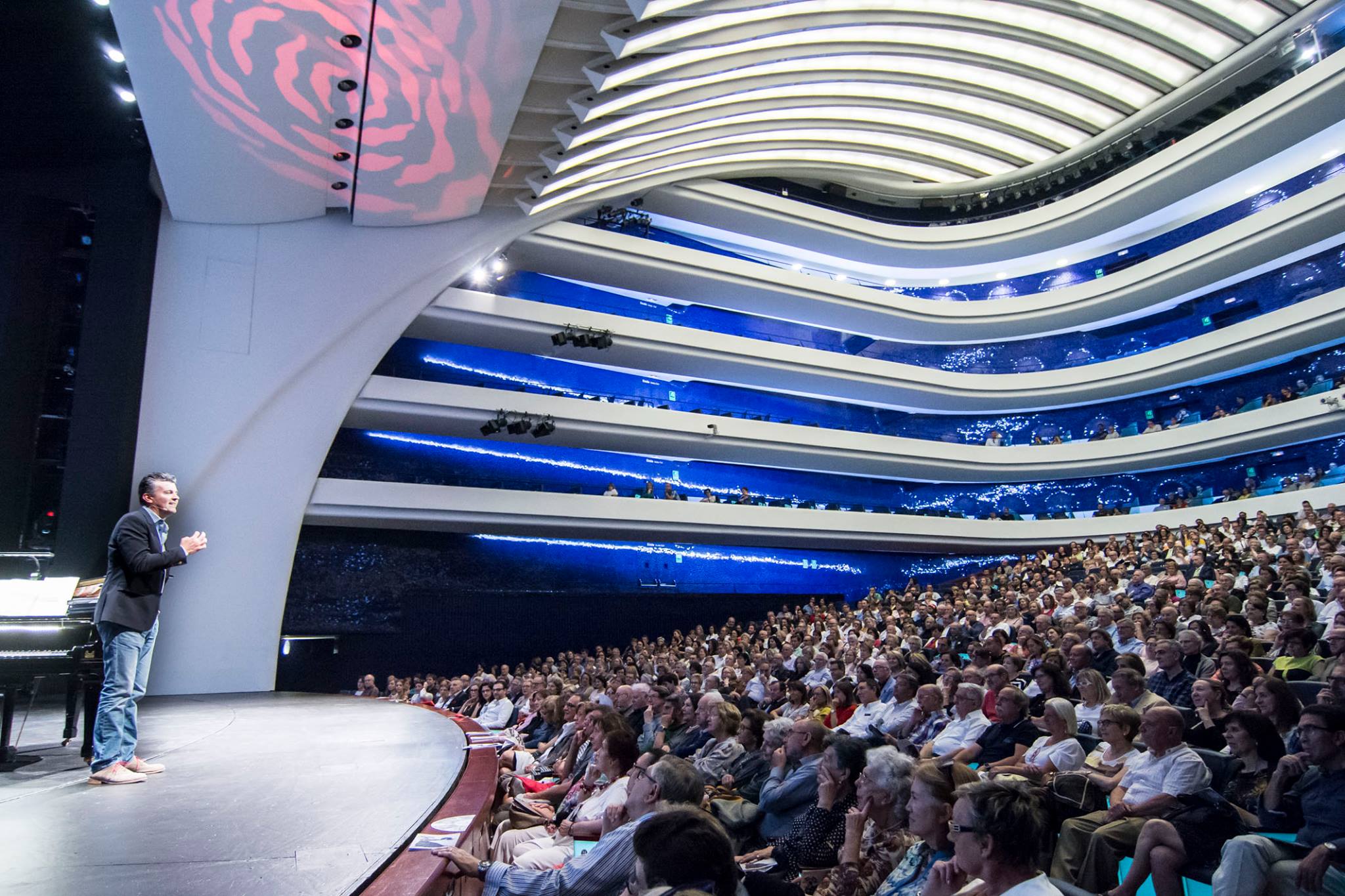 Conferència de Ramon Gener Requiem Les Arts Conferència de Ramon Gener Requiem Les Arts
