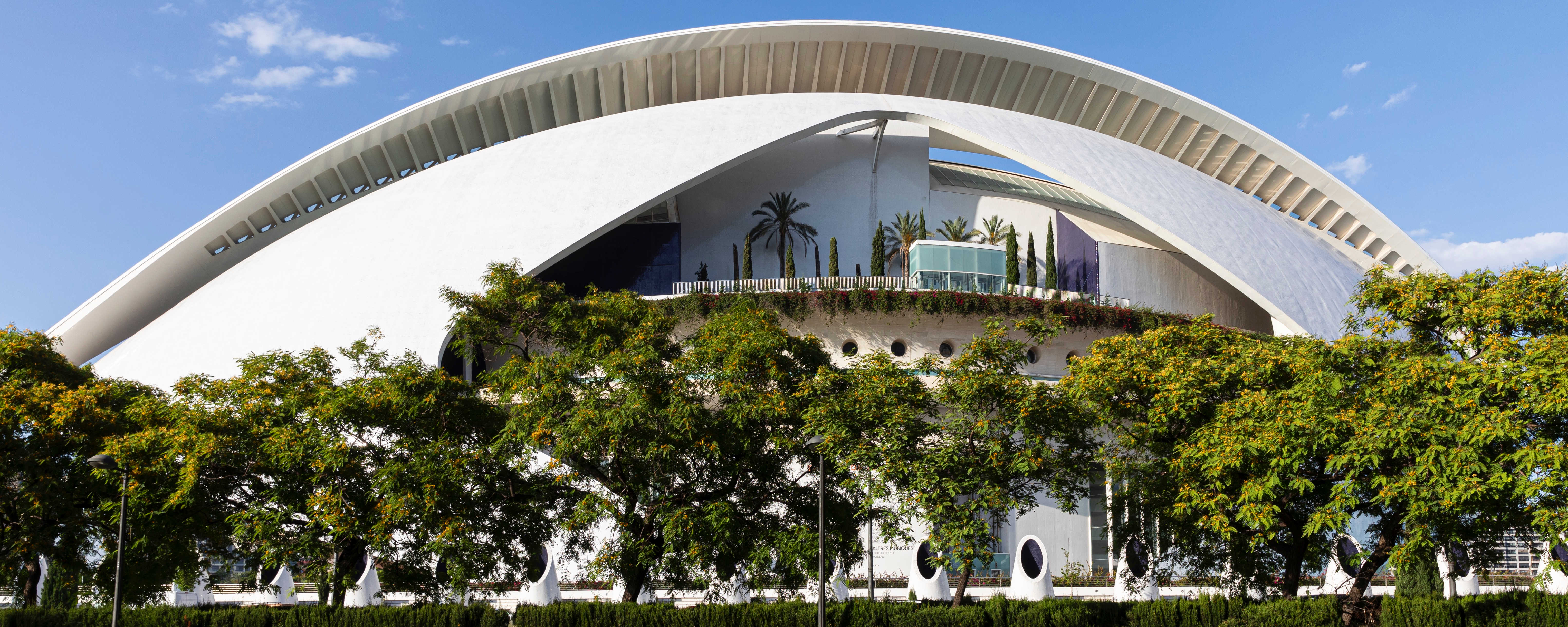 Fotografías edificio Les Arts diurnas.©Miguel Lorenzo / Mikel Ponce